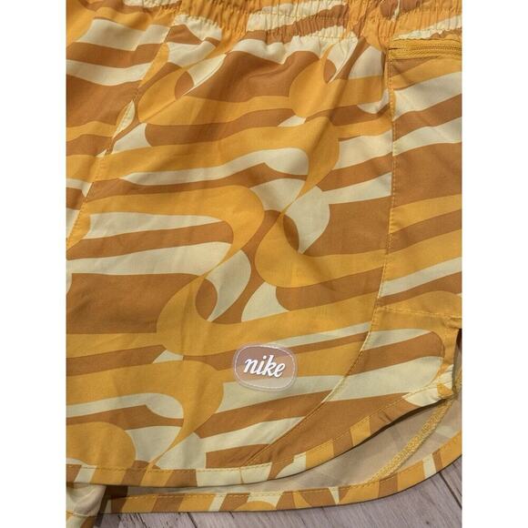 Nike Dri-Fit Icon Clash Tempo Luxe Women’s Size‎ Small Running Shorts DQ6117-752 - Picture 4 of 12